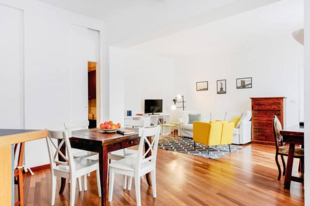 Pagano & Cenacolo Bright Apartment
